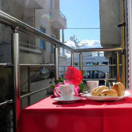 Effie's House - Near The 아파트 칼라마타